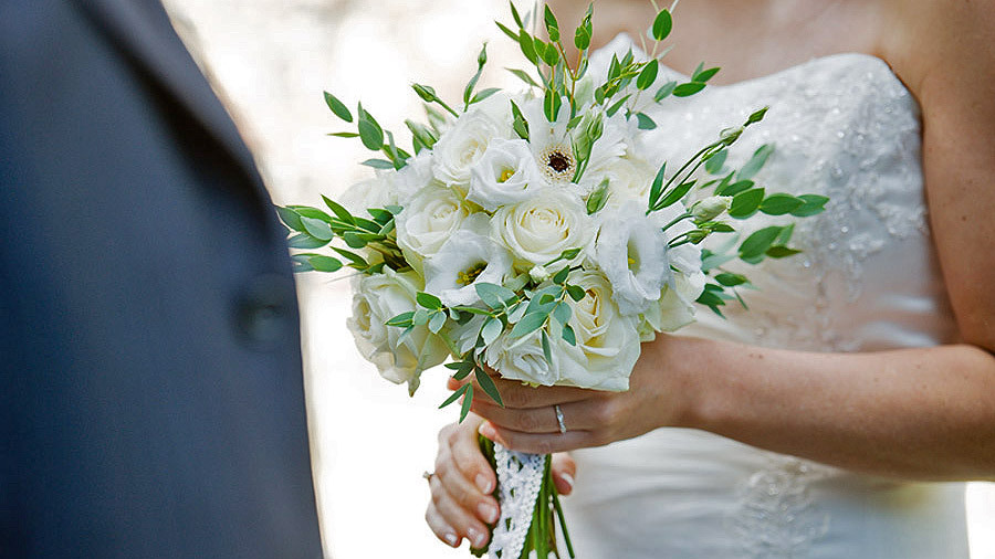 Get rare and eccentric wedding flowers