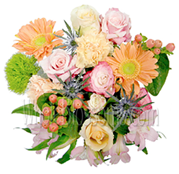Classic Princess Bride Roses arranged in centerpieces, ideal for romantic weddings, bridal showers, or elegant events.
