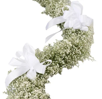 Delicate baby\'s breath garland featuring clusters of fresh, tiny white blooms, perfect for enhancing weddings, events, and home decor.