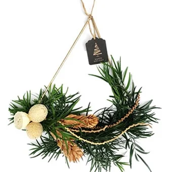 Comet Golden Semi Dried Wreath, a radiantly festive piece, gleaming with golden hues of semi-dried botanicals.