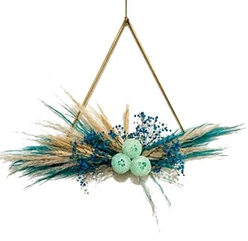 Dive into nature's splendor with the Blue Turquoise Golden Dried Wreath, a captivating display of tranquility and prosperity in vibrant hues.