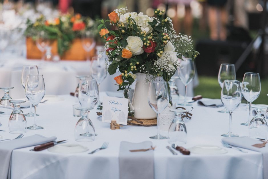 rose wedding table arrangements