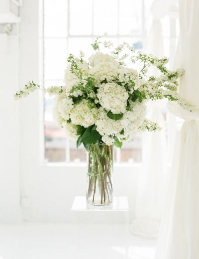 white hydrangea flower arrangements
