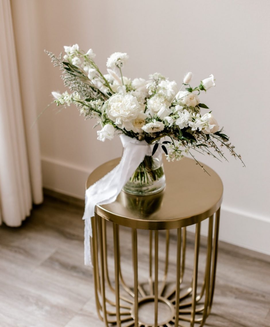White floral arrangement for wedding.